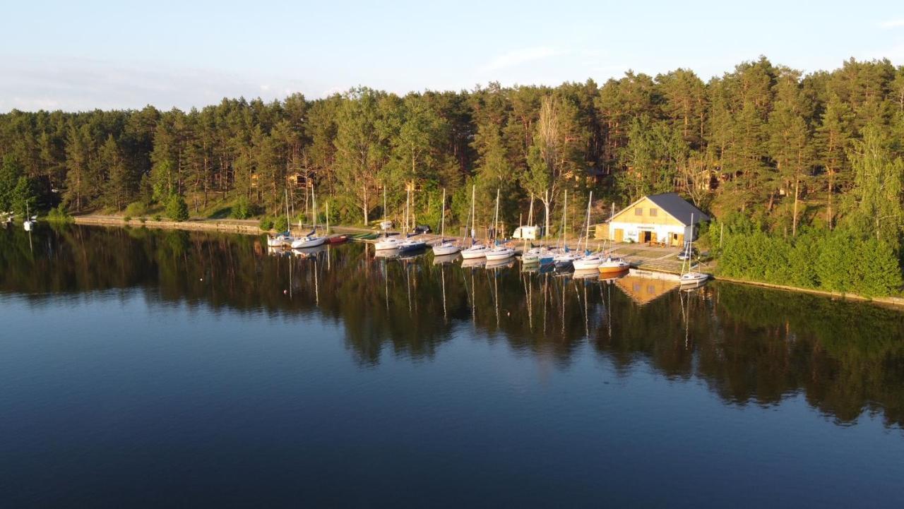 Schadzka W Dwunastce Z Widokiem Na Jezioro Borsk Extérieur photo